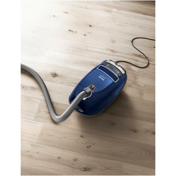 Complete C3 Total Solution PowerLine 0.890W Miele Canister Vacuum